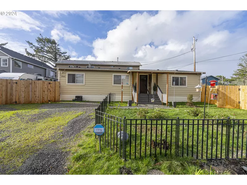 3965 EVERGREEN AVE, Depoe Bay, OR 97341