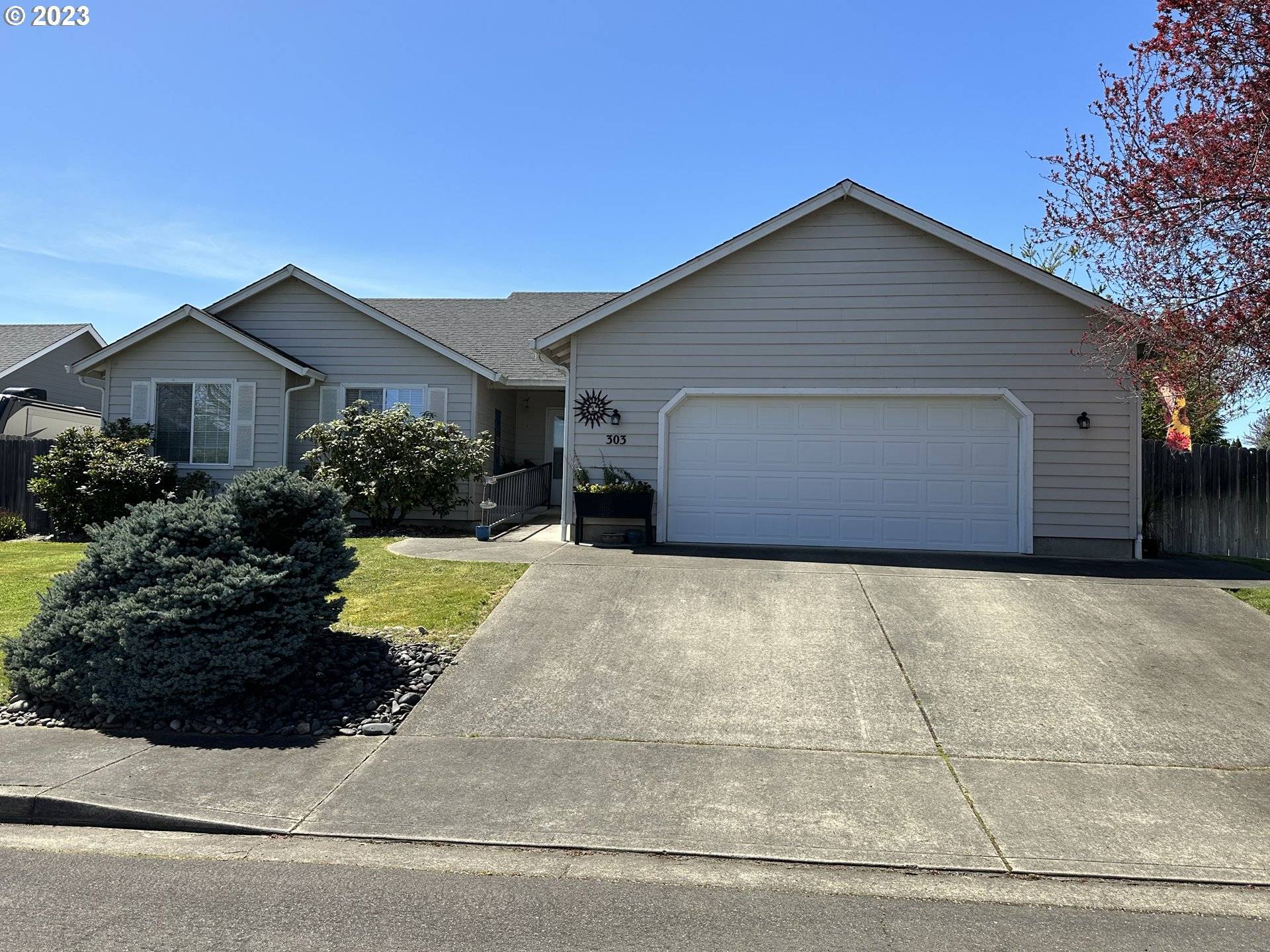 303 ASHWOOD ST, Sutherlin, OR 97479