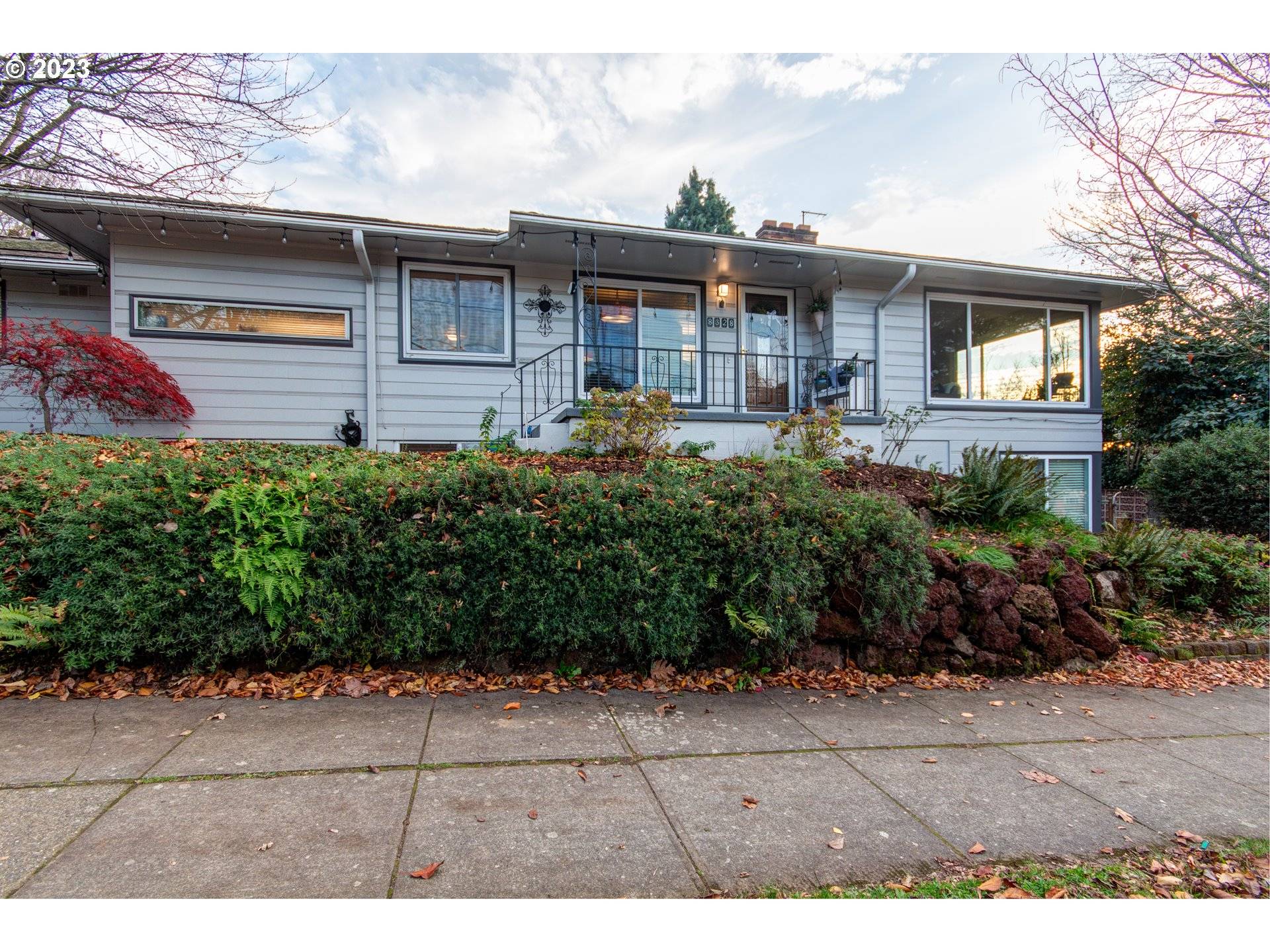 8328 E BURNSIDE ST, Portland, OR 97216