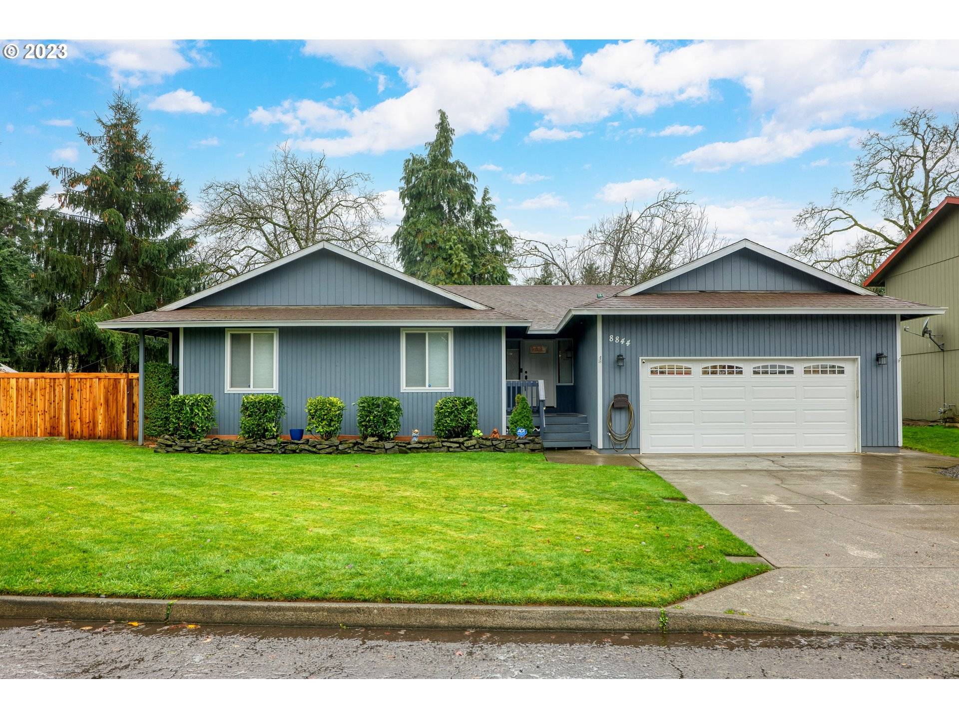 8844 SE CASABLANCA CT, Clackamas, OR 97015