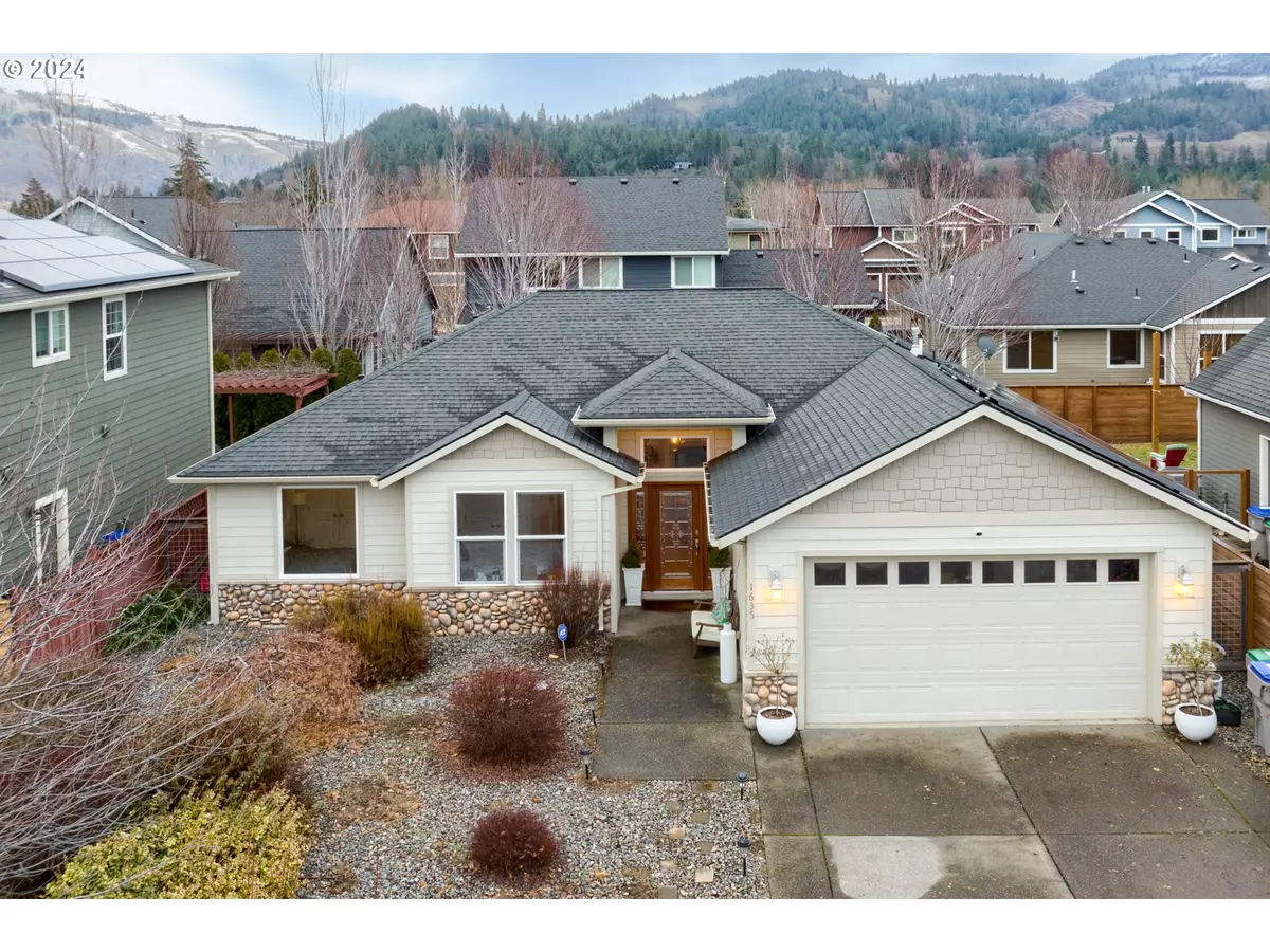 Hood River, OR 97031,1635 4TH ST