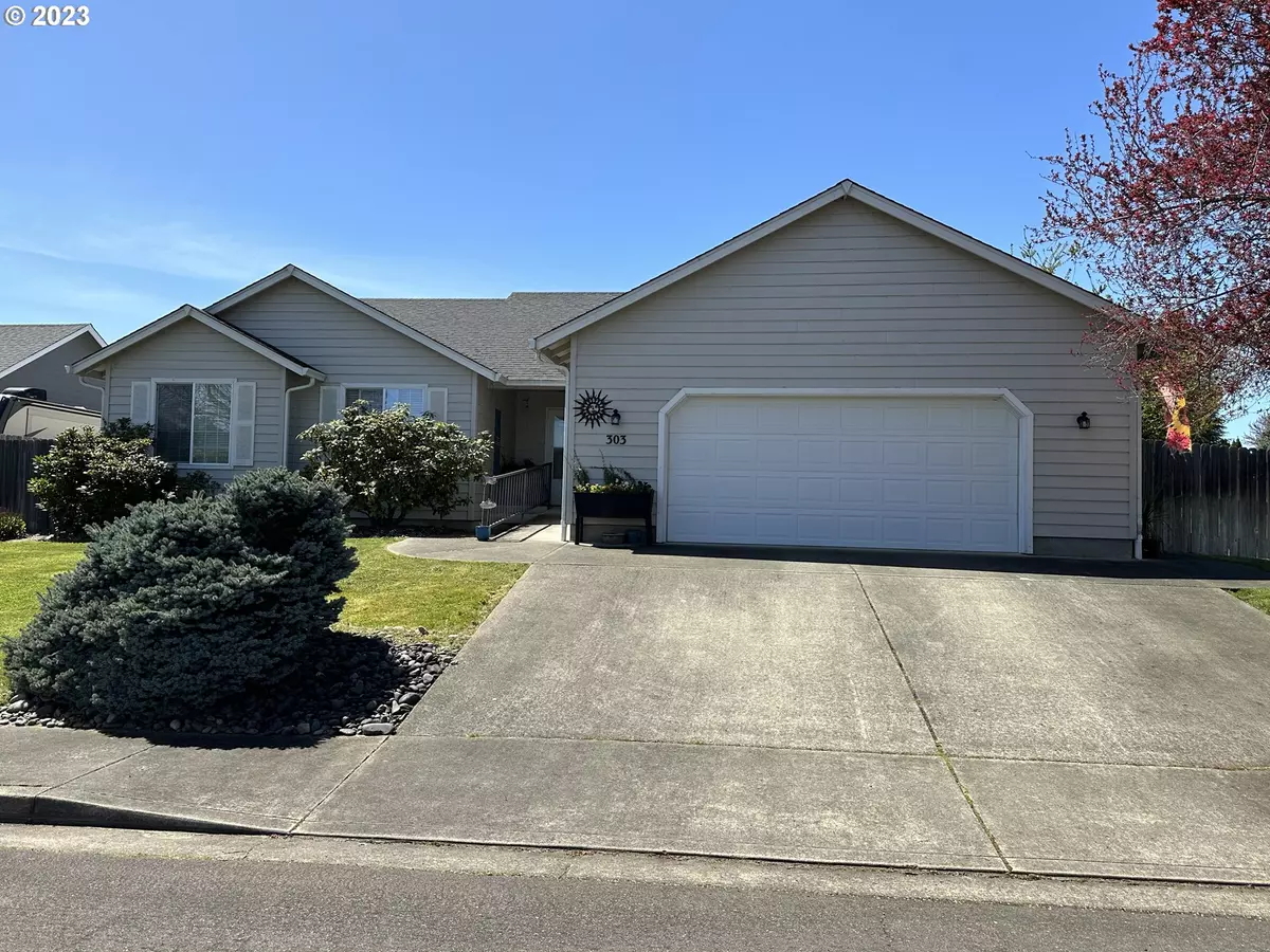 Sutherlin, OR 97479,303 ASHWOOD ST