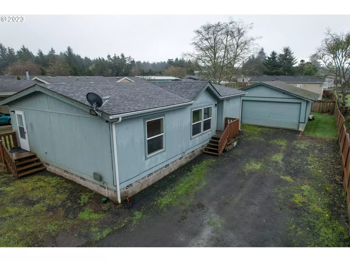 Coos Bay, OR 97420,90928 WINDY LN