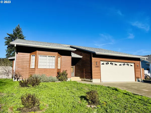 3154 W NORMANDY AVE, Roseburg, OR 97471