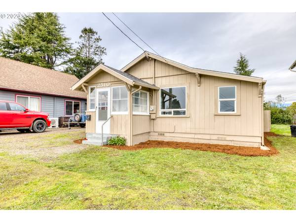 2510 7TH ST, Tillamook, OR 97141