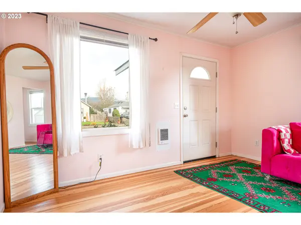 Springfield, OR 97477,1013 M ST