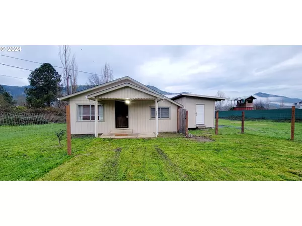 Myrtle Creek, OR 97457,947 LAURA ST