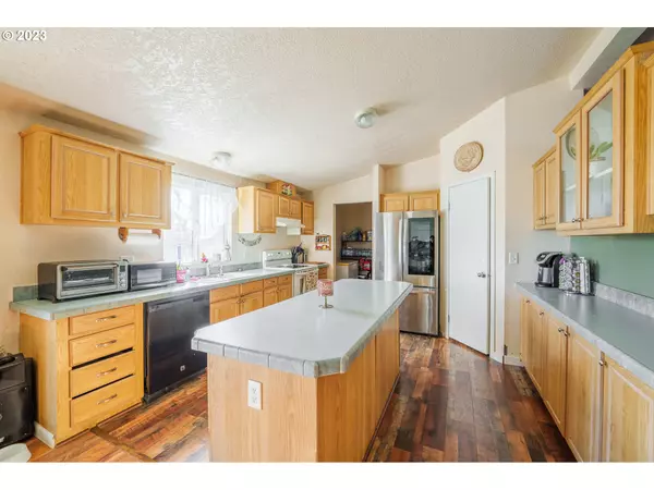 Gervais, OR 97026,1098 THORNBURY CT