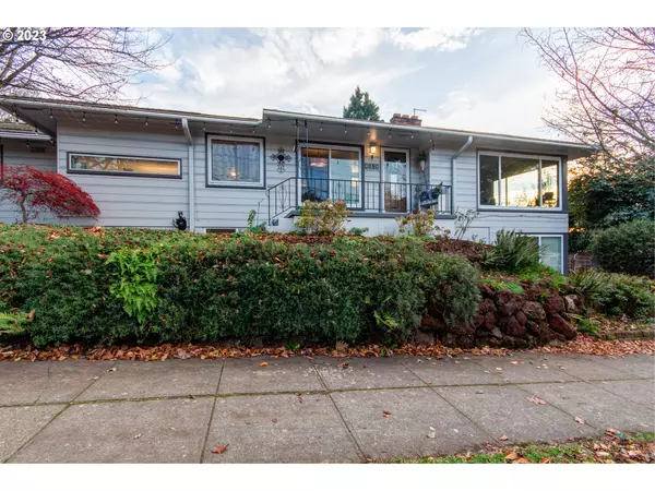 8328 E BURNSIDE ST, Portland, OR 97216