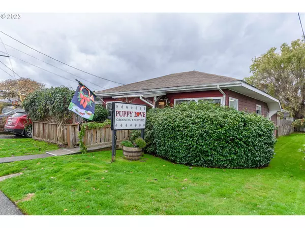 237 S 7TH ST, Coos Bay, OR 97420