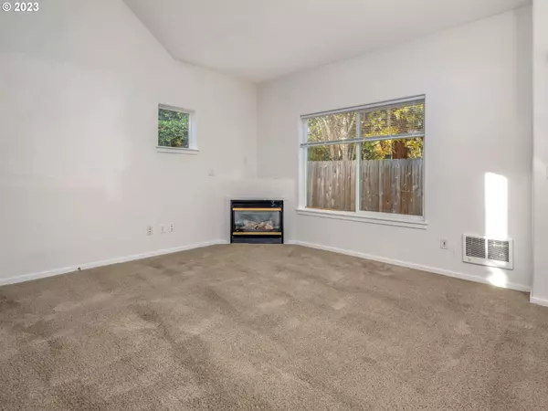 Tigard, OR 97223,8777 SW MAPLE CT