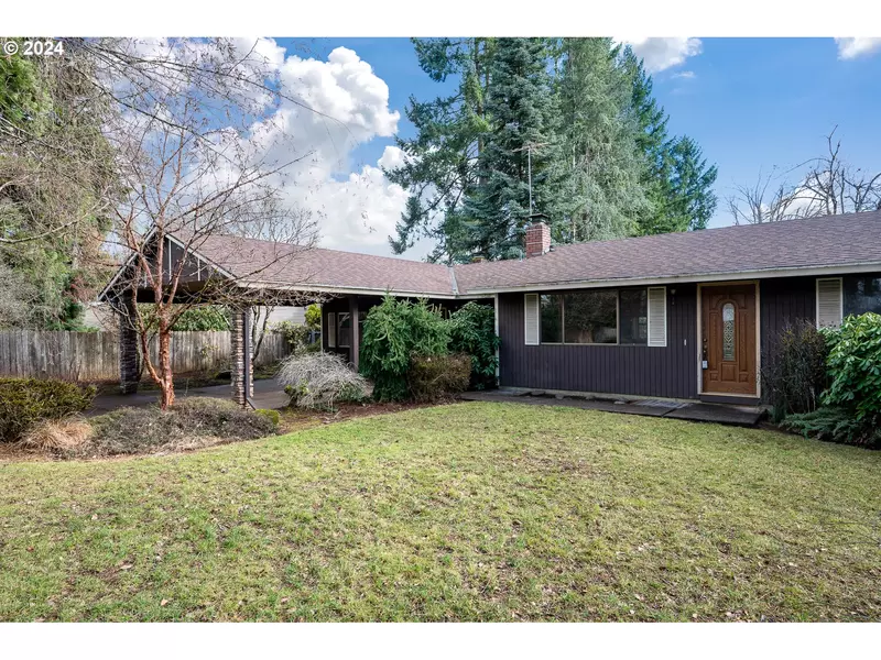 19530 CENTRAL POINT RD, Oregon City, OR 97045