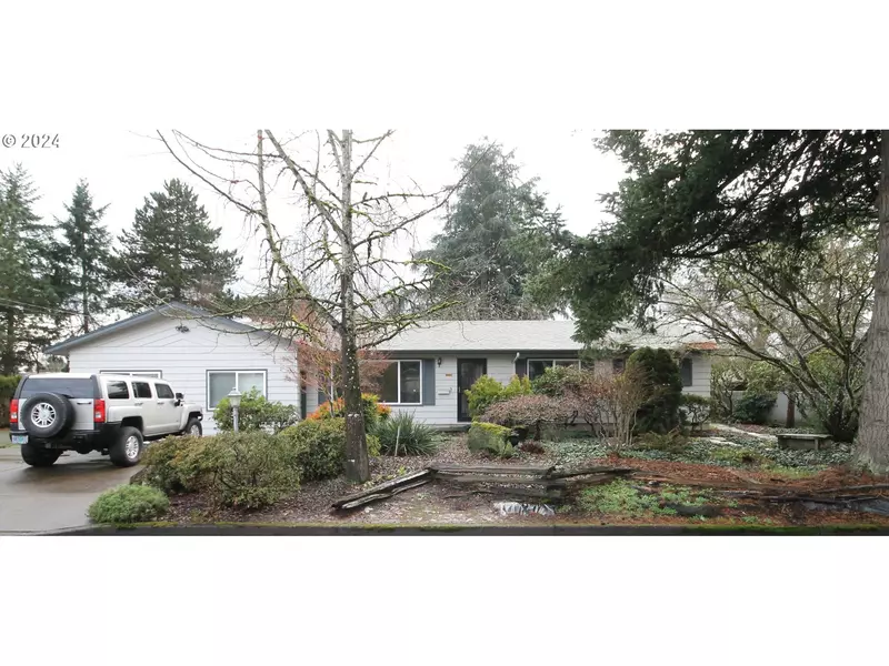 308 E 8TH ST, Newberg, OR 97132