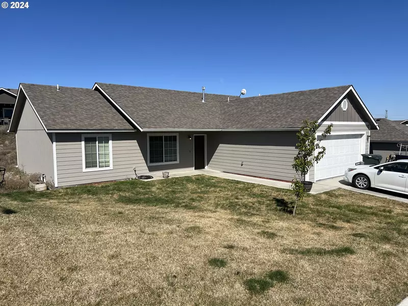 2692 GROUSE ST, Umatilla, OR 97882