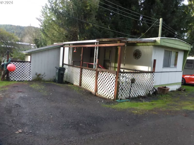 3000 FRONTAGE RD, Reedsport, OR 97467