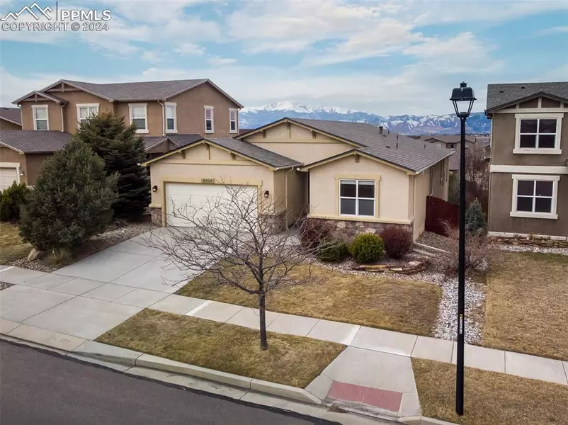 8004 Hunter Peak TRL, Colorado Springs, CO 80924