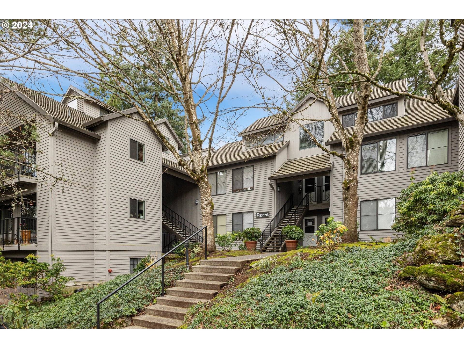 Lake Oswego, OR 97035,4000 CARMAN DR #91