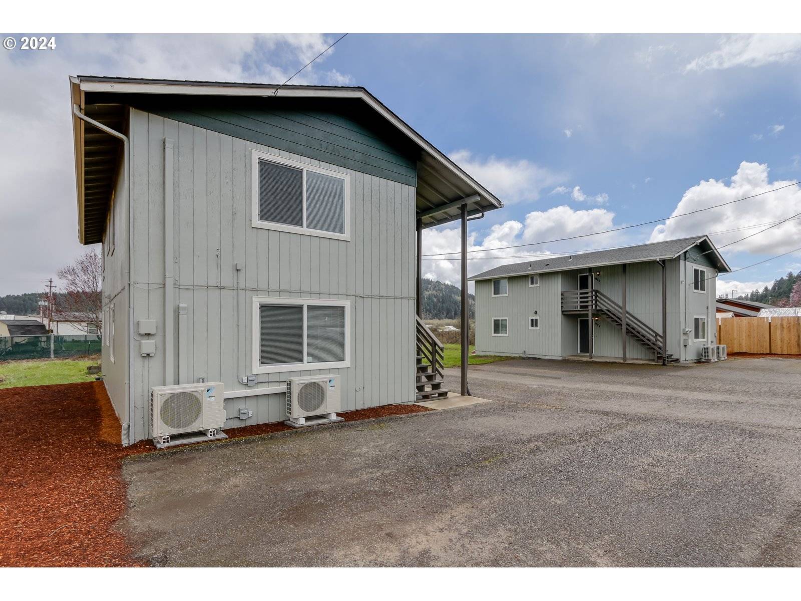904 S COMSTOCK AVE, Sutherlin, OR 97479
