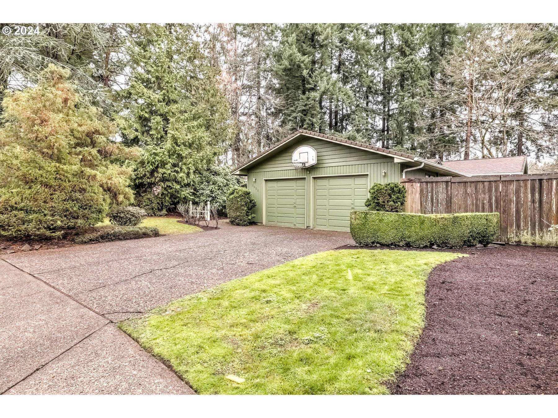 9082 SW ARAPAHO RD, Tualatin, OR 97062