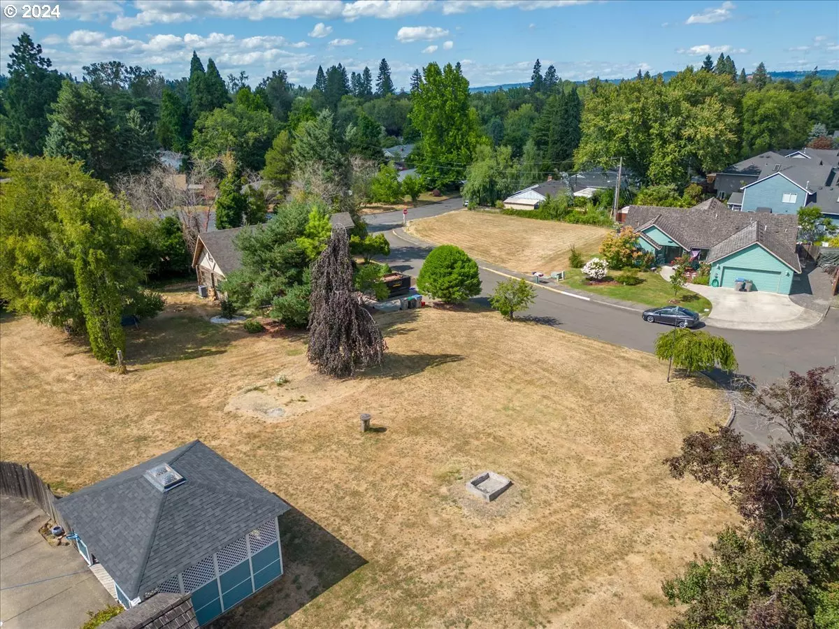 Tigard, OR 97223,0 SW Woodard LN