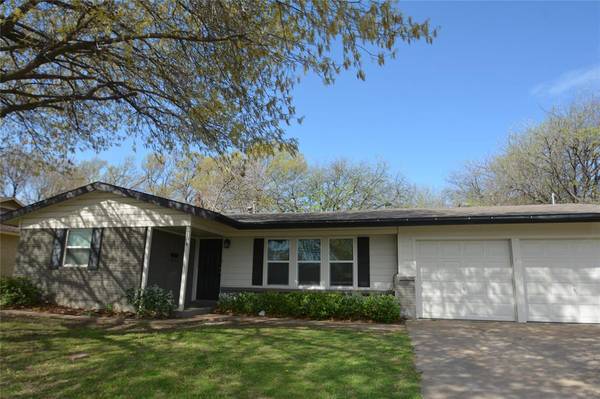 5104 Cockrell Avenue, Fort Worth, TX 76133