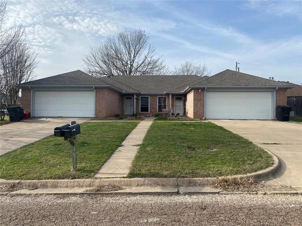 1502 Sharron Court, Cleburne, TX 76033