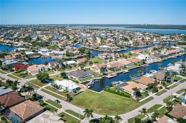 Marco Island, FL 34145,1844 Woodbine CT