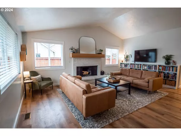 Eugene, OR 97408,32878 E MCKENZIE ST