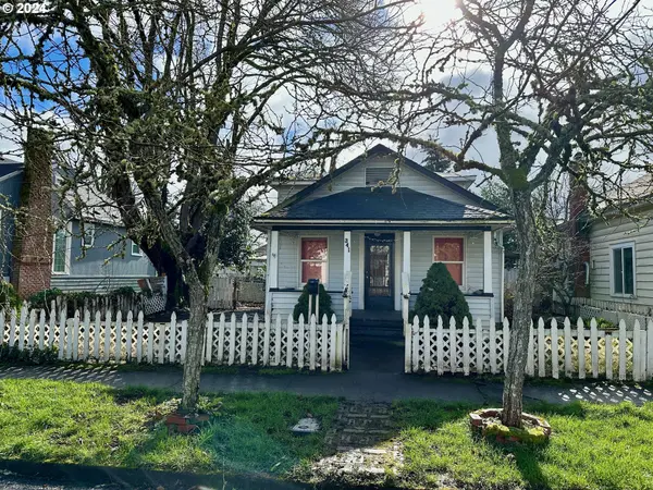 341 E Madison AVE, Cottage Grove, OR 97424