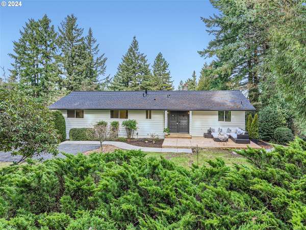 2082 SYLVAN WAY, West Linn, OR 97068