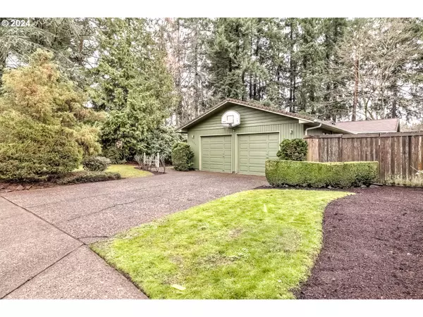 9082 SW ARAPAHO RD, Tualatin, OR 97062