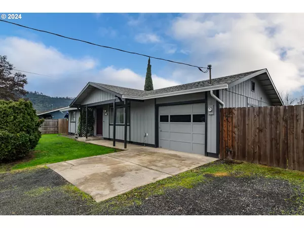 Winston, OR 97496,545 SE GREGORY DR