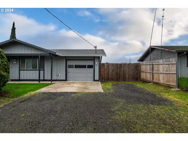 Winston, OR 97496,545 SE GREGORY DR