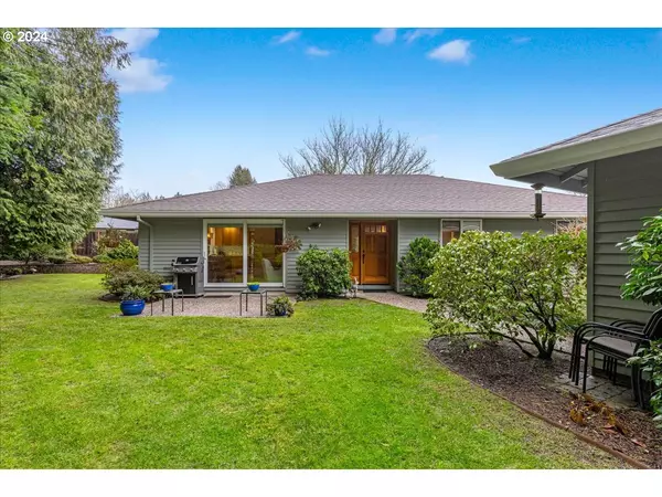 Lake Oswego, OR 97034,660 TIPPECANOE CT