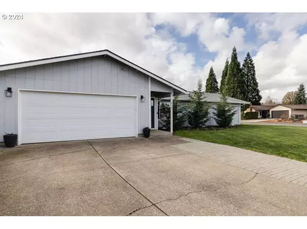 Mc Minnville, OR 97128,620 NE FULLER CT