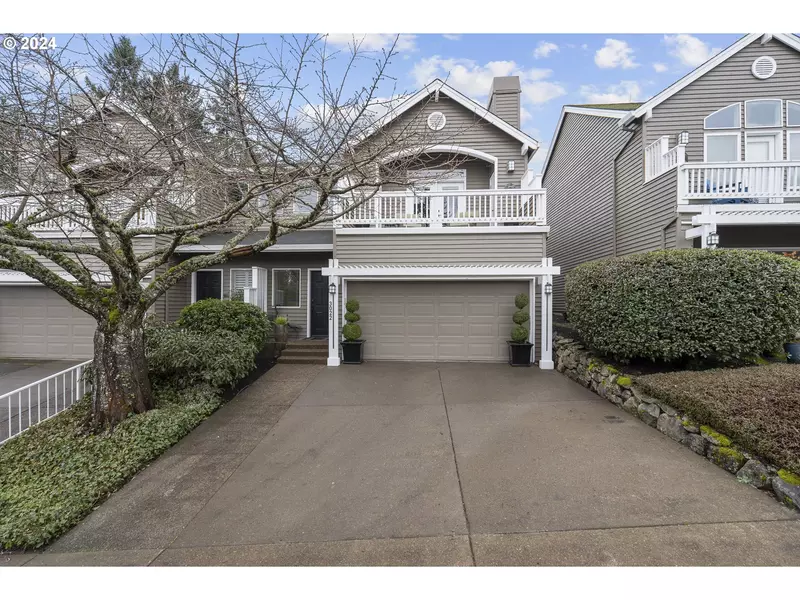 3022 CLUB HOUSE CT, West Linn, OR 97068