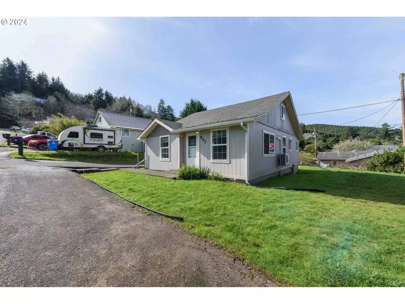 803 DOYLE ST, Reedsport, OR 97467