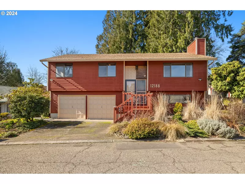 12188 SE GROVE LOOP, Milwaukie, OR 97222