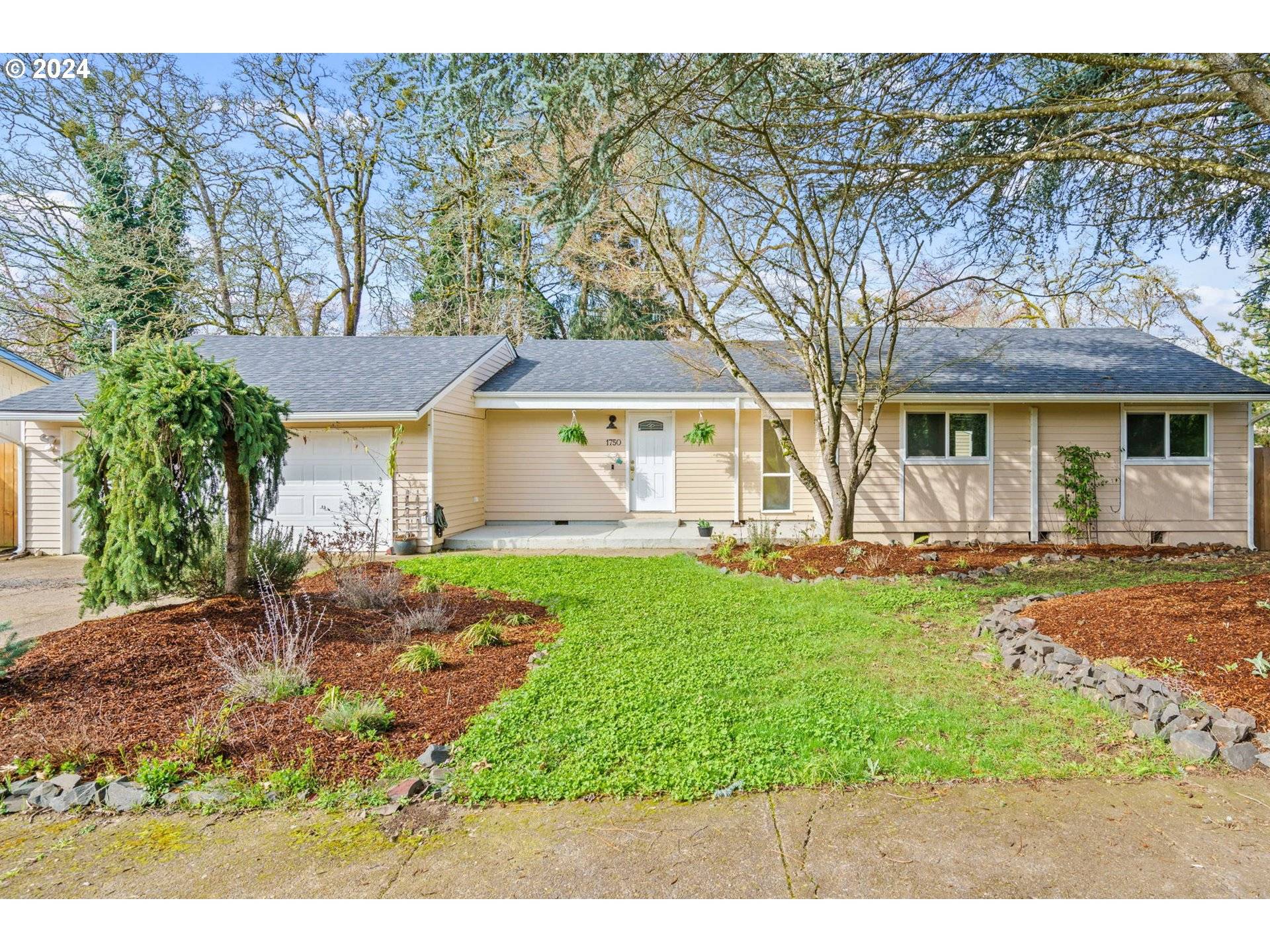1750 MISTLETOE ST, Eugene, OR 97402