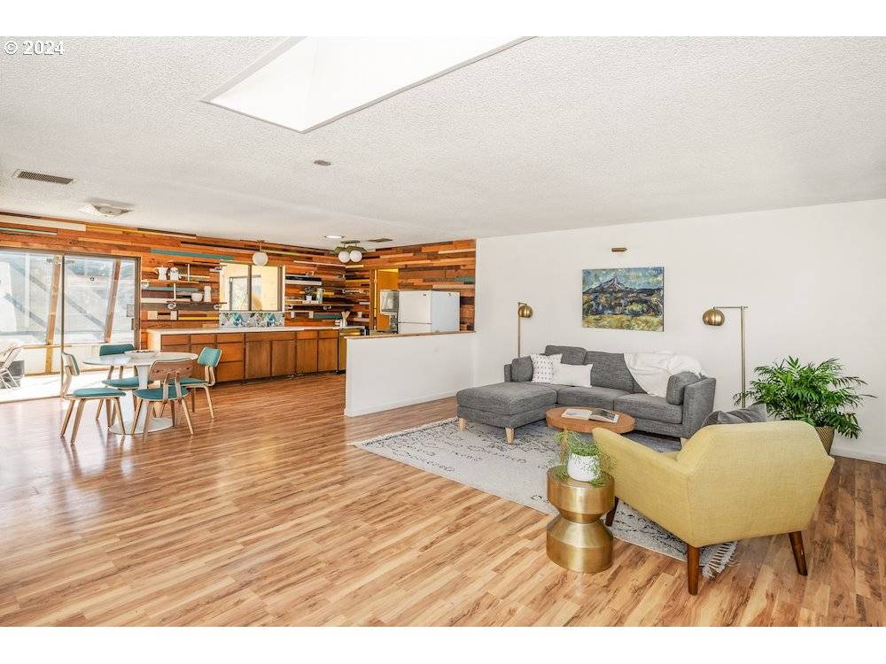 Portland, OR 97220,10770 NE KNOTT ST