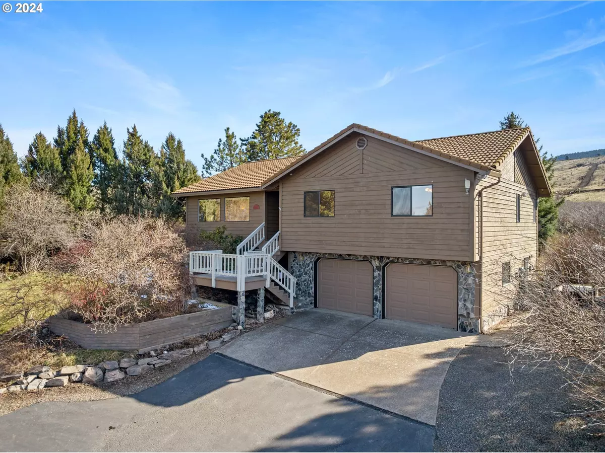 La Grande, OR 97850,807 HILLCREST DR