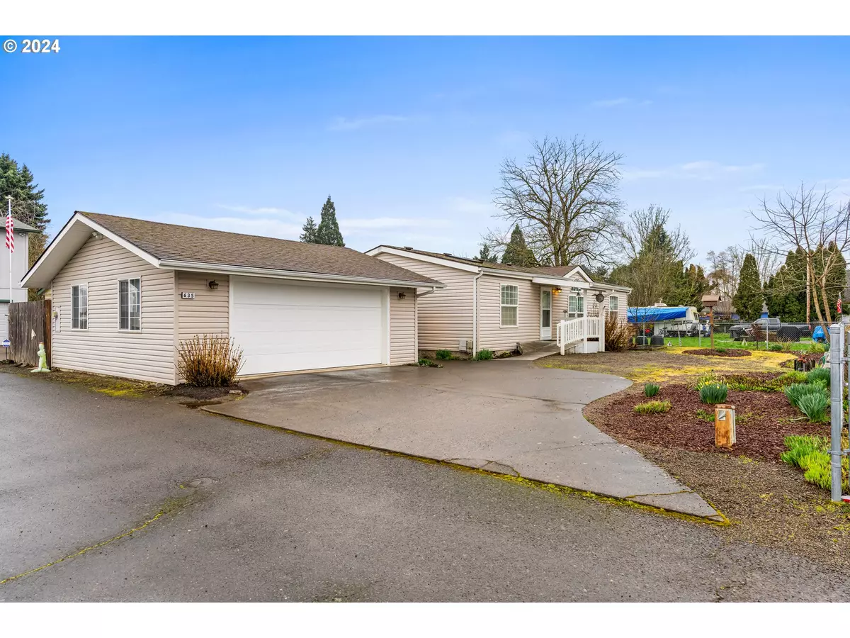 Salem, OR 97317,635 OLLIE LN