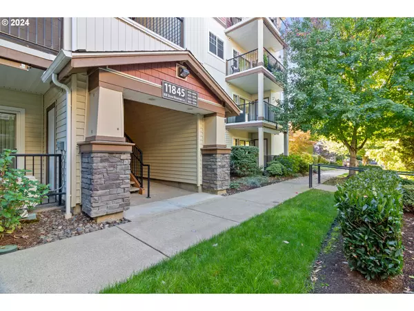 11845 NW Stone Mountain LN #302, Portland, OR 97229