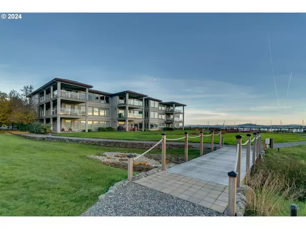 5615 SE SCENIC LN #305, Vancouver, WA 98661