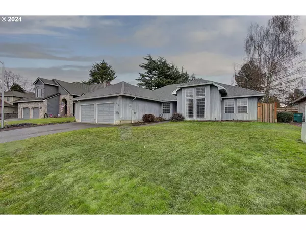 Newberg, OR 97132,613 E DONALD CT