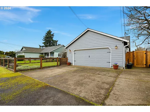 Eugene, OR 97404,295 FERNDALE DR