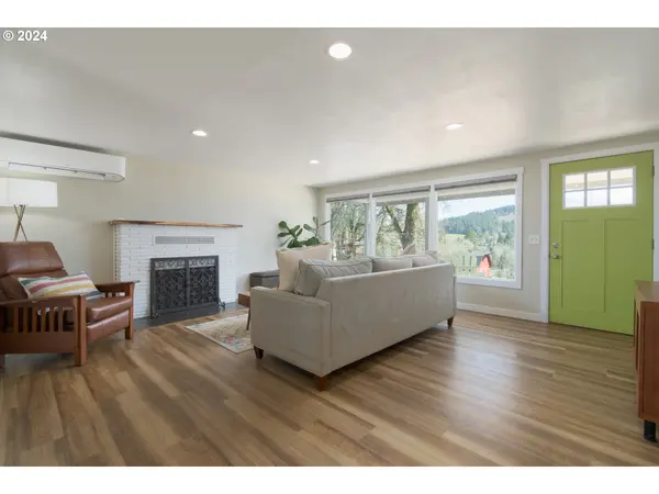 29649 GIMPL HILL RD, Eugene, OR 97402