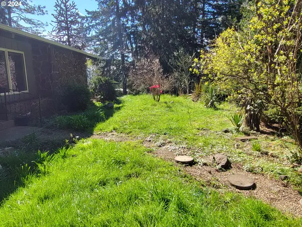 79579 Abbott LN, Cottage Grove, OR 97424