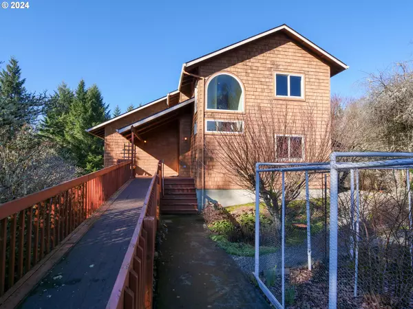 19107 NW LOGIE TRAIL RD, Portland, OR 97231