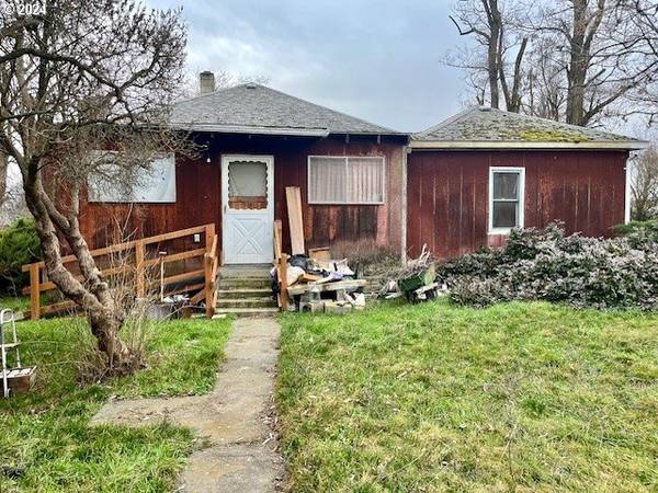 320 COLLEGE ST, Adams, OR 97810